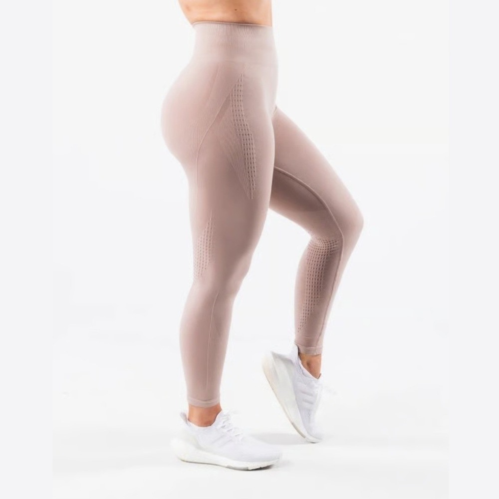 Alphalete | Amplify Contour High Rise Leggings in Taupe‎